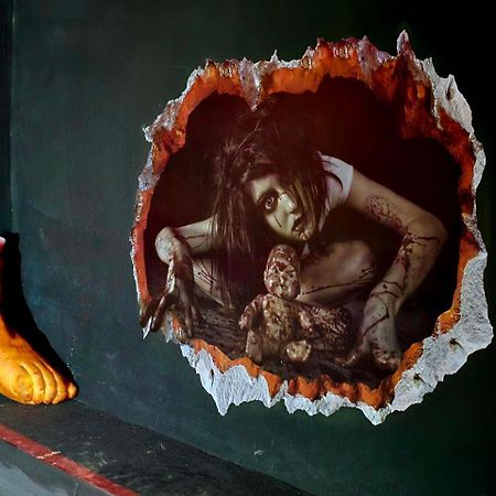 Scary Hostel Tiflis Exterior foto